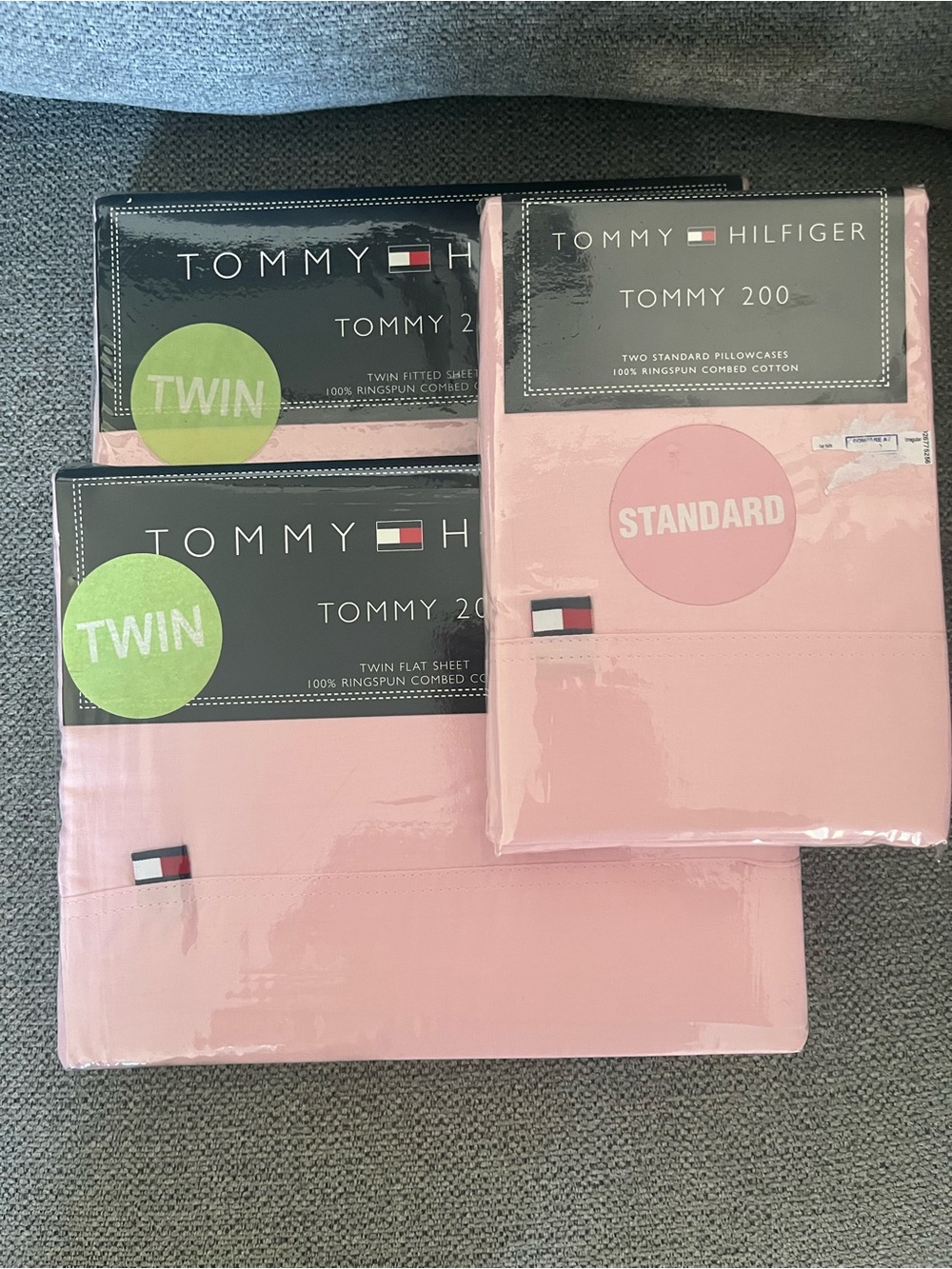 Tommy Hilfiger Pale Pink Tommy 200 Sheet Set with Pillowcases